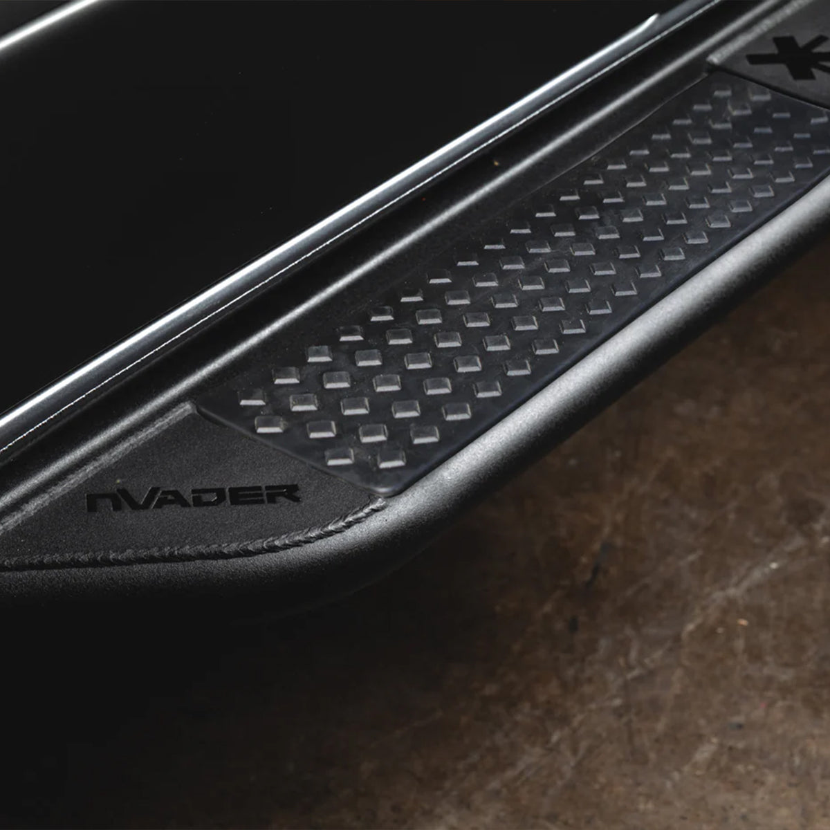 nVader™ Sprinter 144 Running Boards
